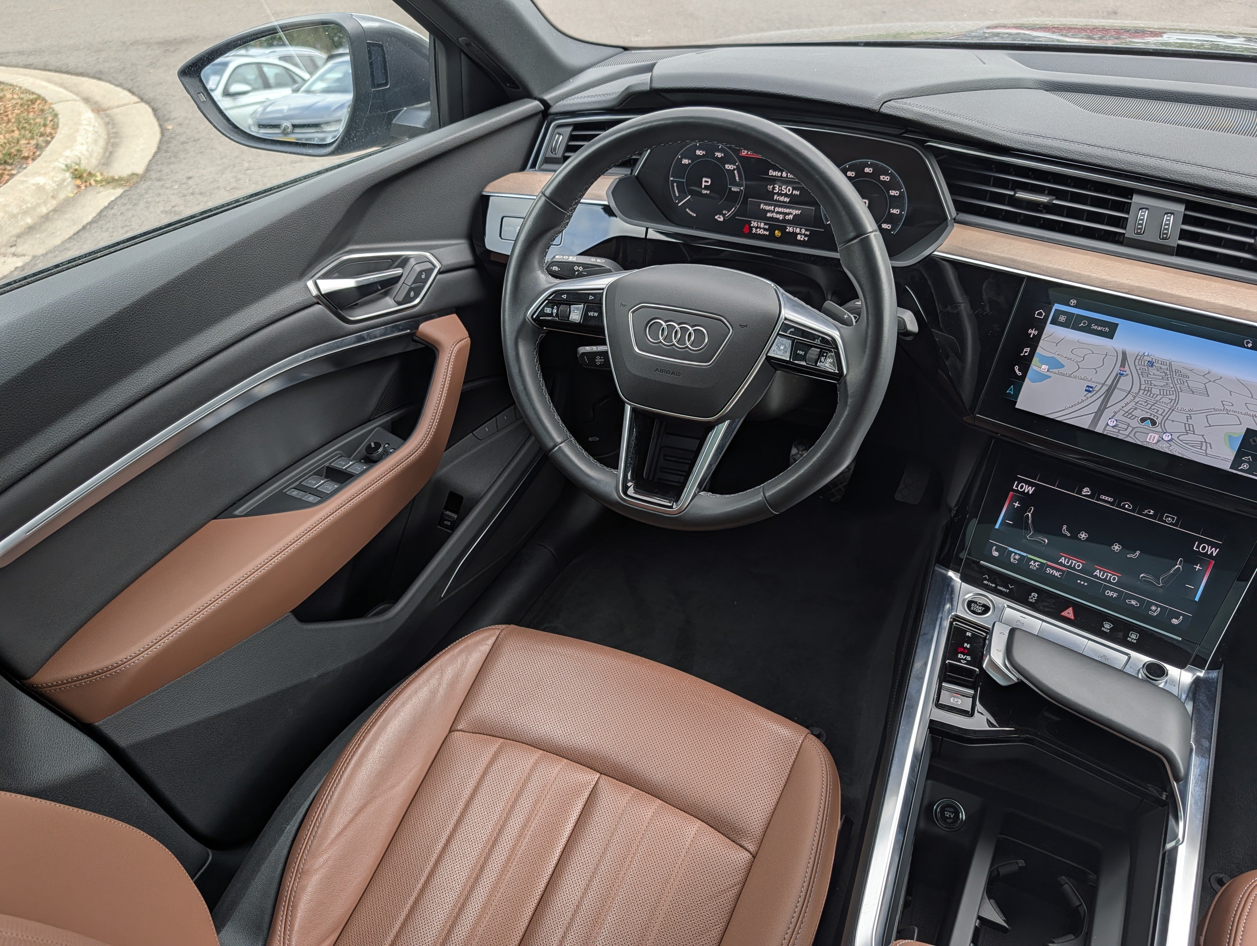 Used 2024 Audi Q8 e-tron Premium Plus w/ Premium Plus Package AWD/4WD image 9