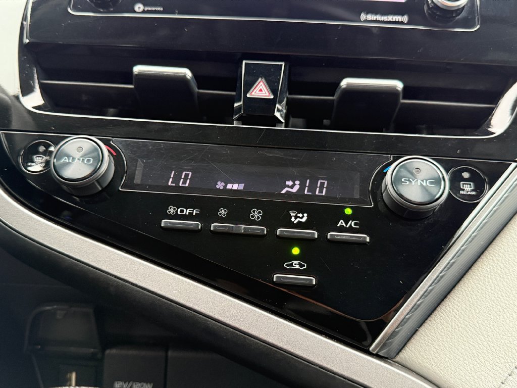 Used 2022 Toyota Camry LE FWD image 16