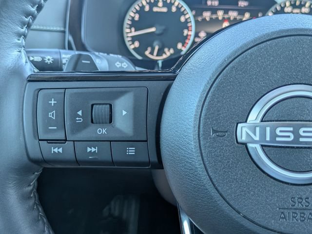 Used 2024 Nissan Pathfinder SL AWD/4WD image 19