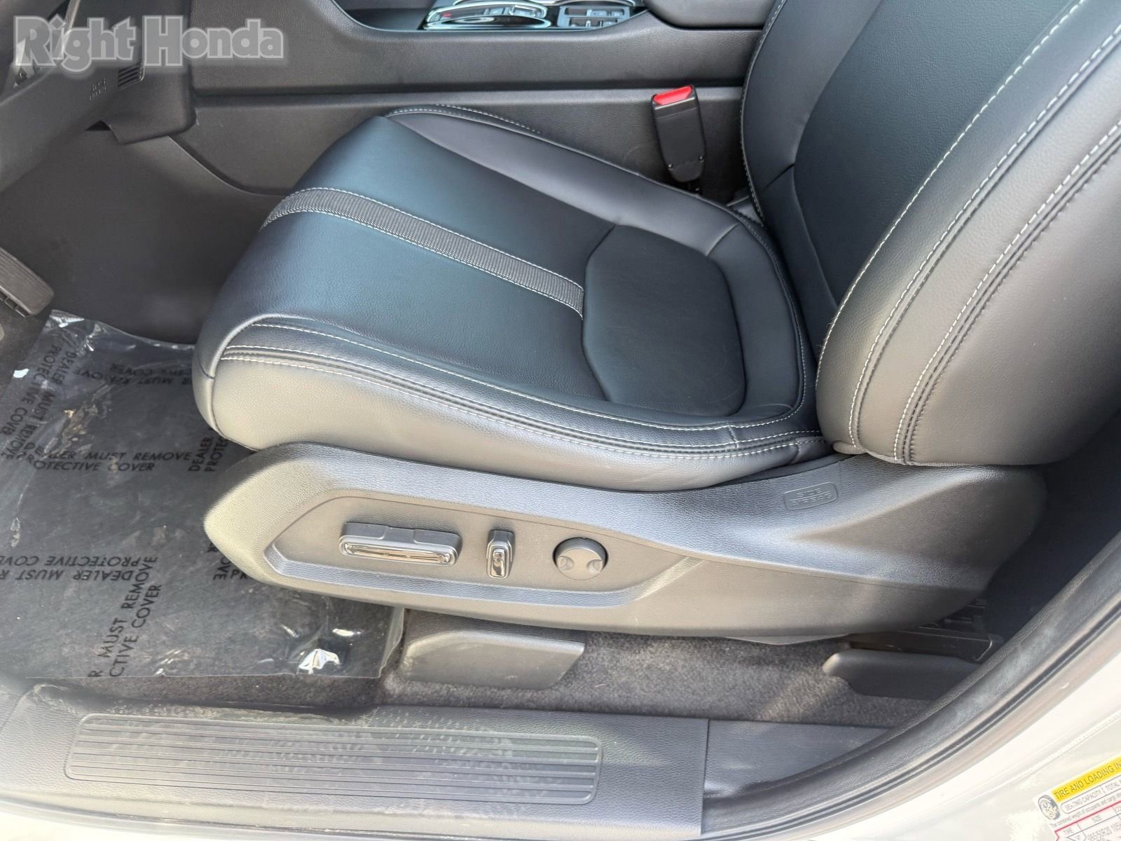 Certified 2025 Honda Pilot Touring image 14