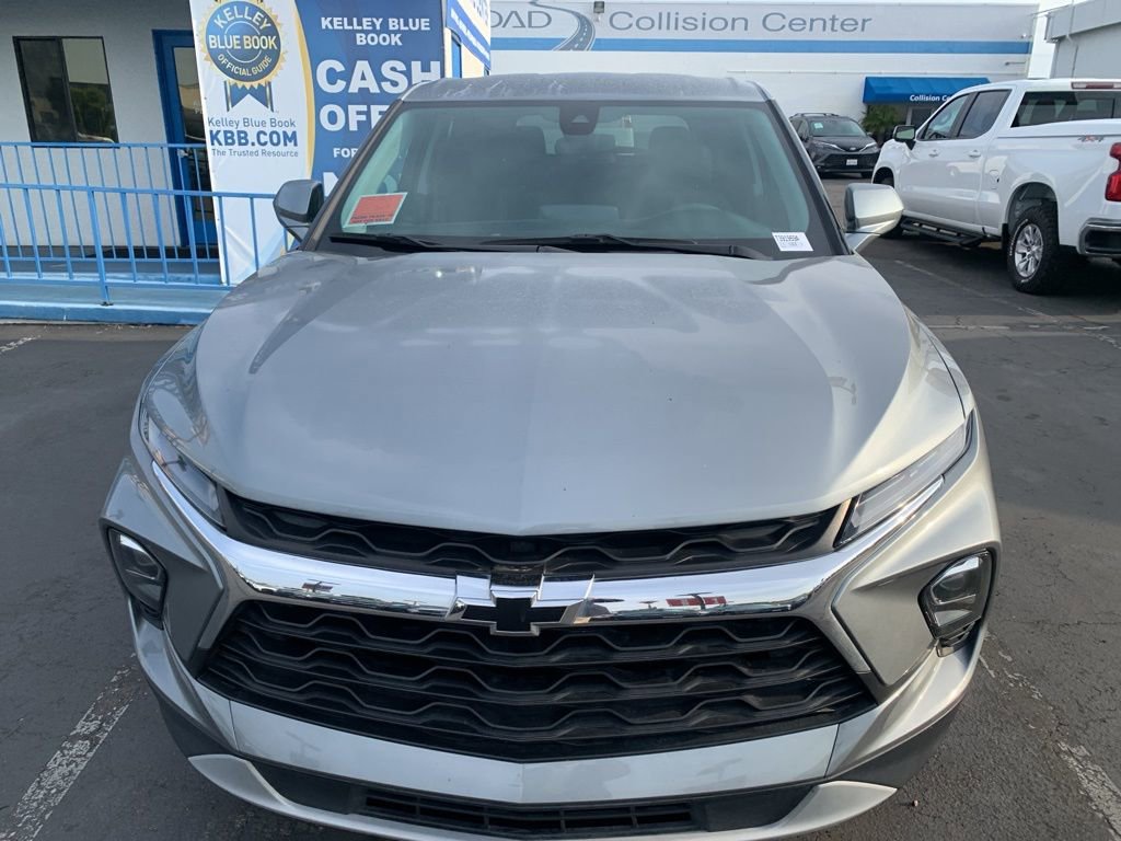 Used 2023 Chevrolet Blazer LT image 3