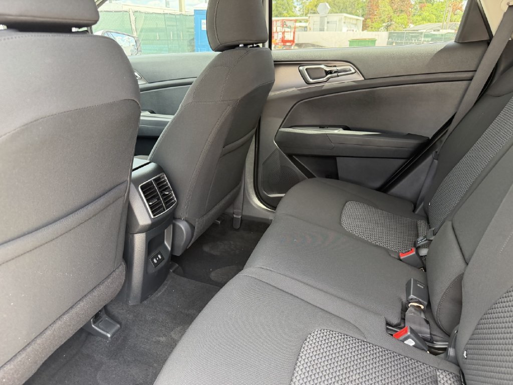 New 2027 Kia Sportage LX FWD image 15