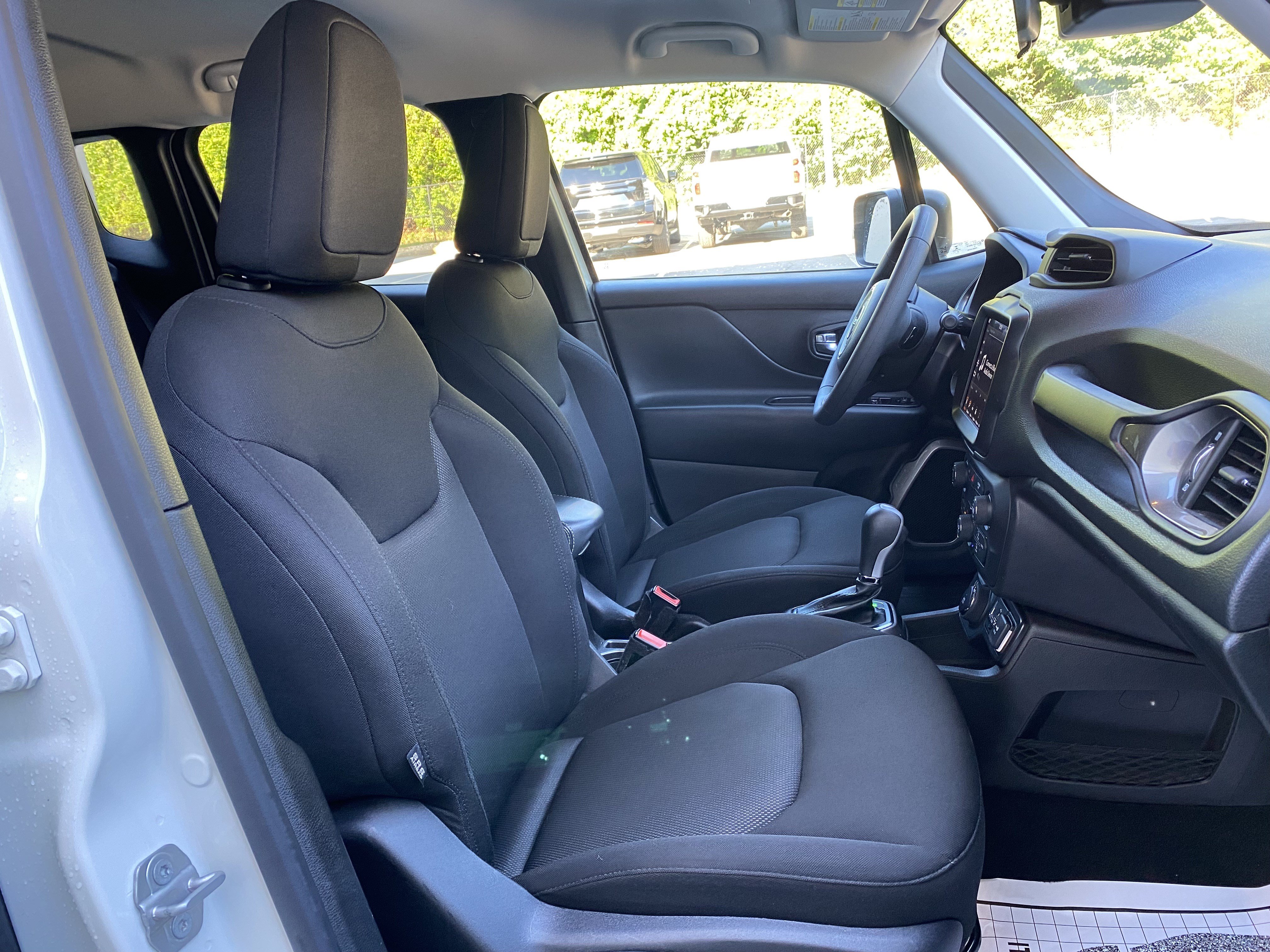 Used 2022 Jeep Renegade Sport w/ Sport Appearance Group AWD/4WD image 33