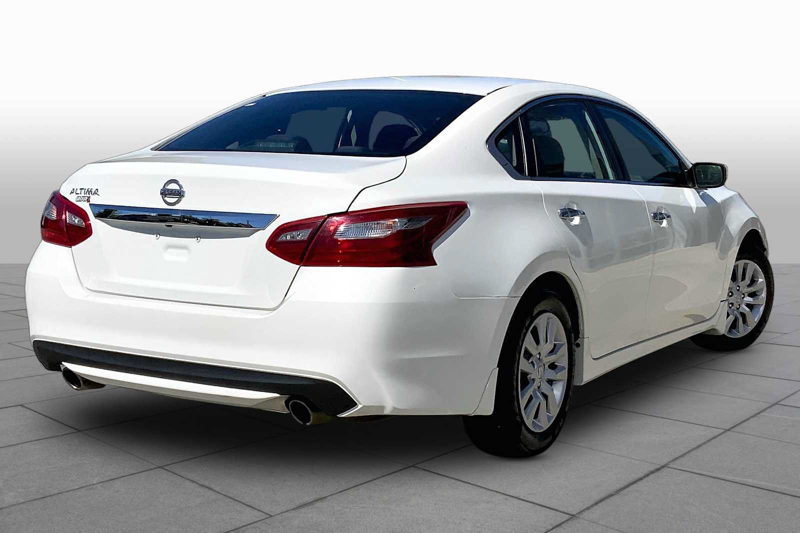 Used 2018 Nissan Altima 2.5 S w/ S Convenience Package FWD image 11