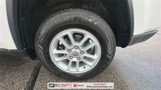 Used 2018 Jeep Grand Cherokee Laredo image 18