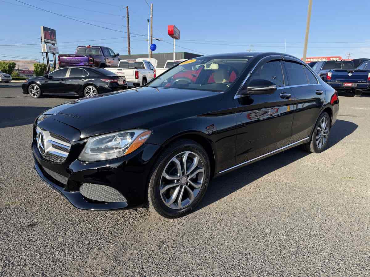 Used 2016 Mercedes-Benz C 300 4MATIC Sedan image 3
