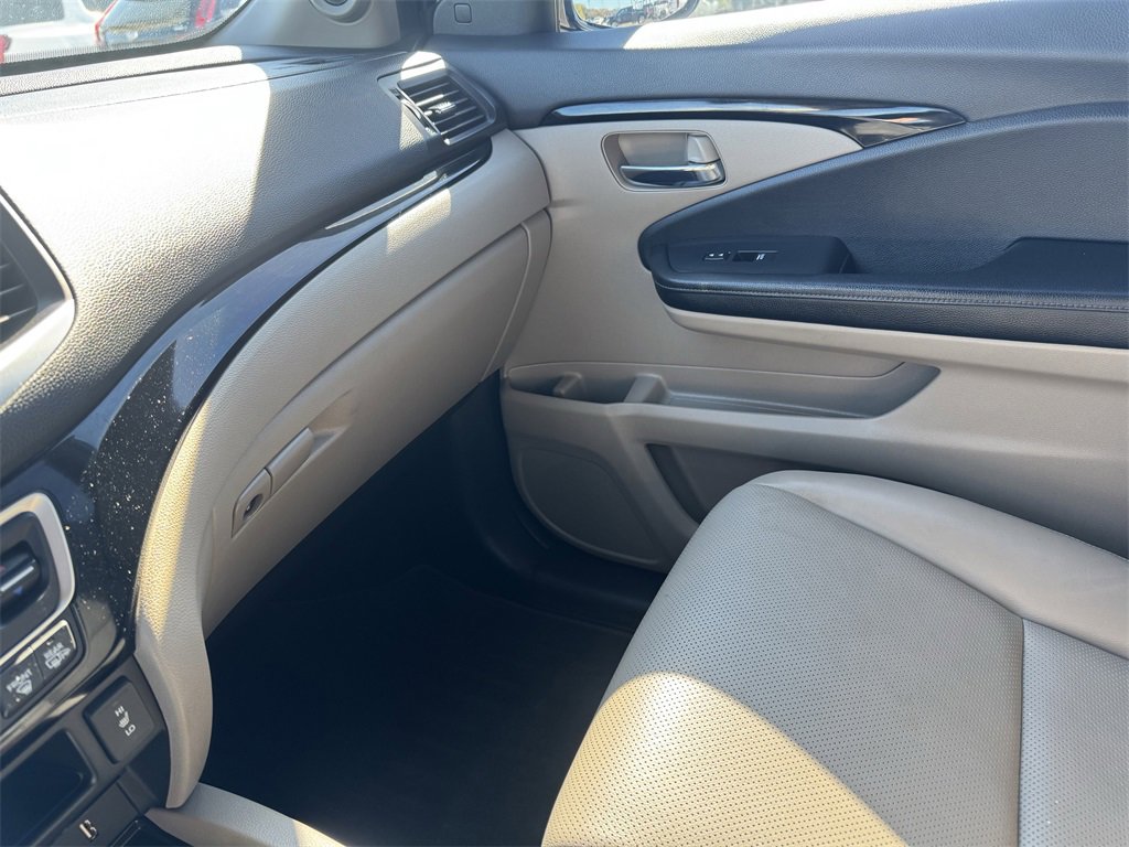 Used 2017 Honda Ridgeline RTL-E image 17