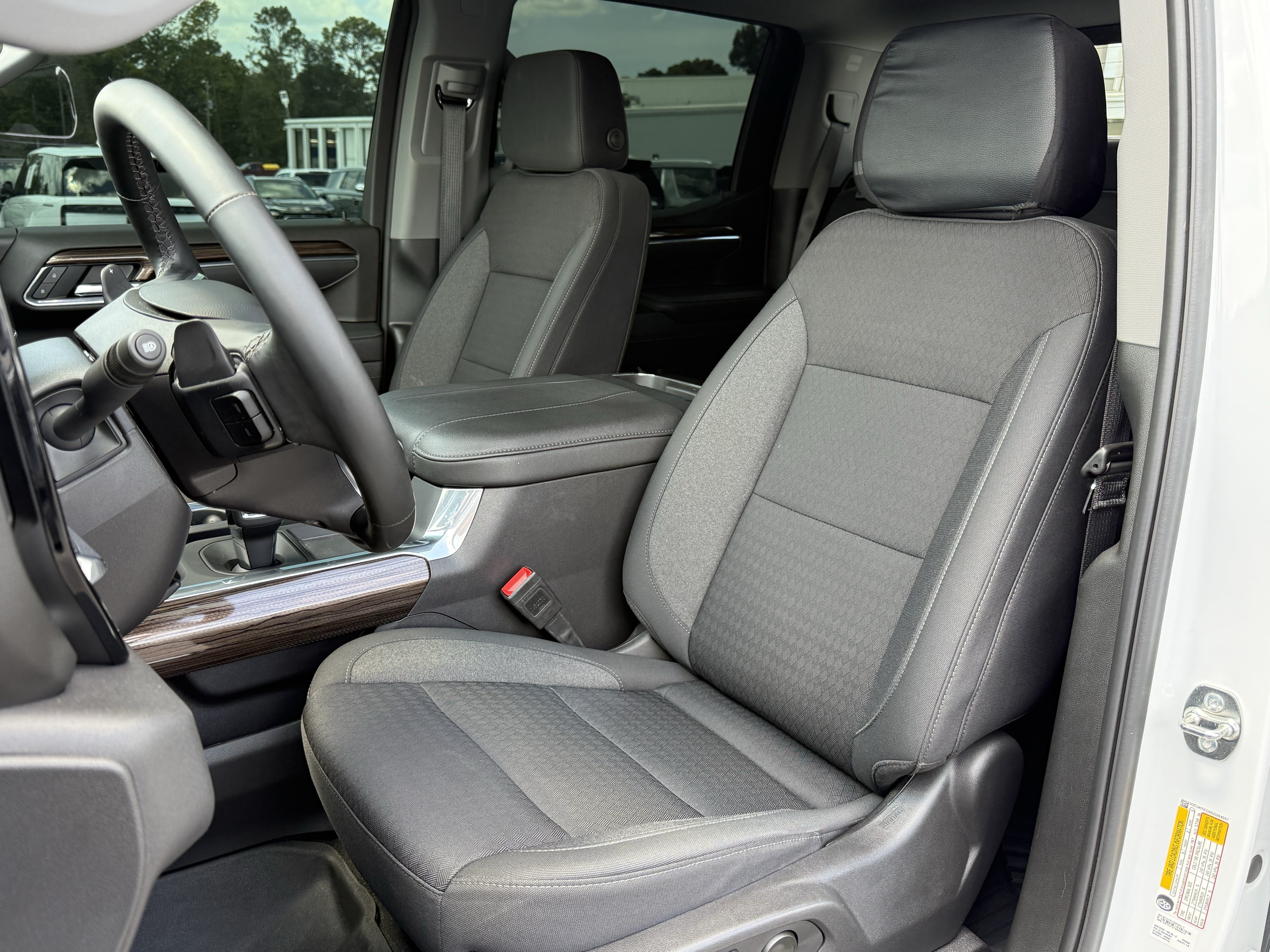 Used 2025 Chevrolet Silverado 1500 LT Trail Boss w/ Convenience Package II AWD/4WD image 16