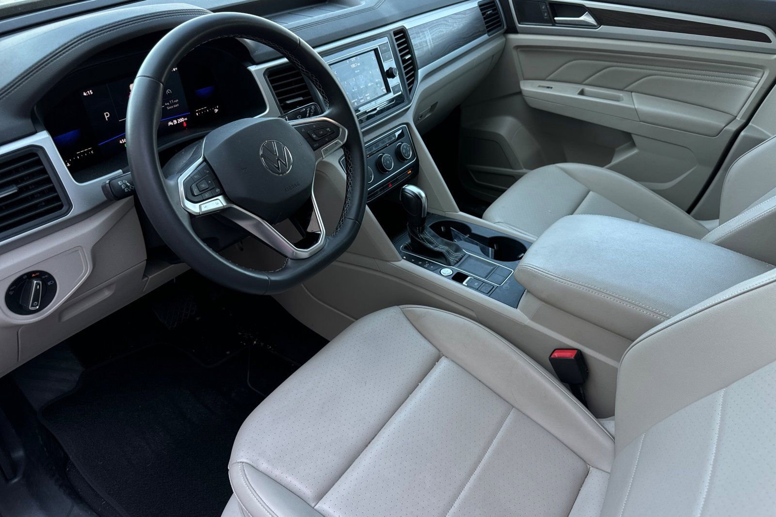 Used 2023 Volkswagen Atlas SE image 11