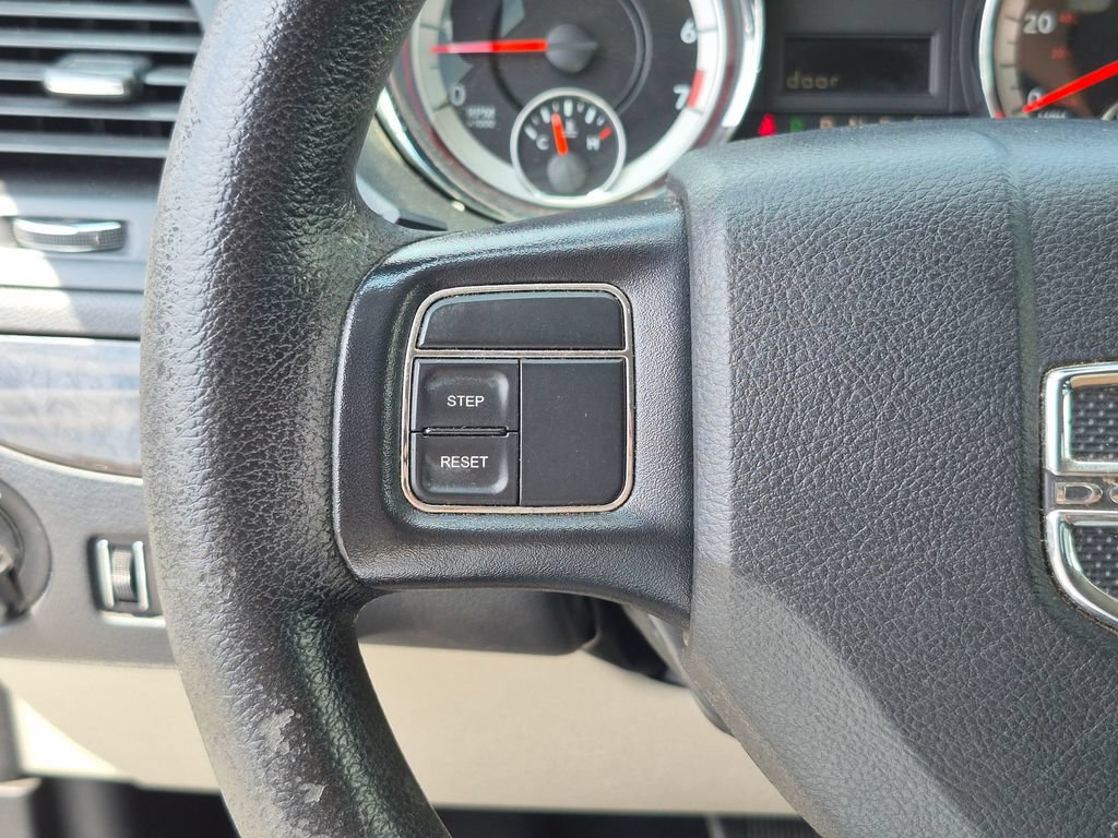 Used 2019 Dodge Grand Caravan SE FWD image 18