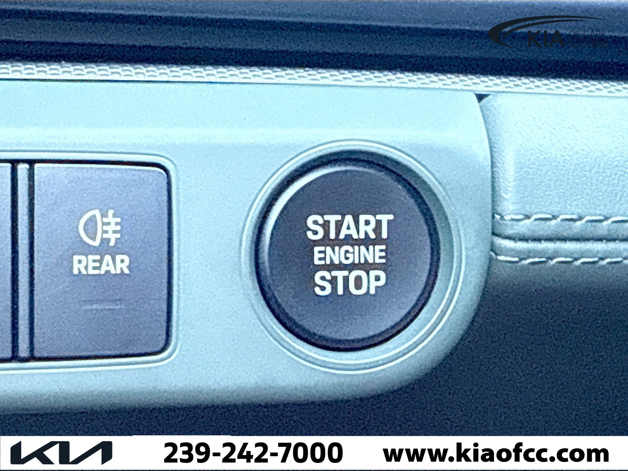 Used 2025 Porsche Panamera 4 image 37