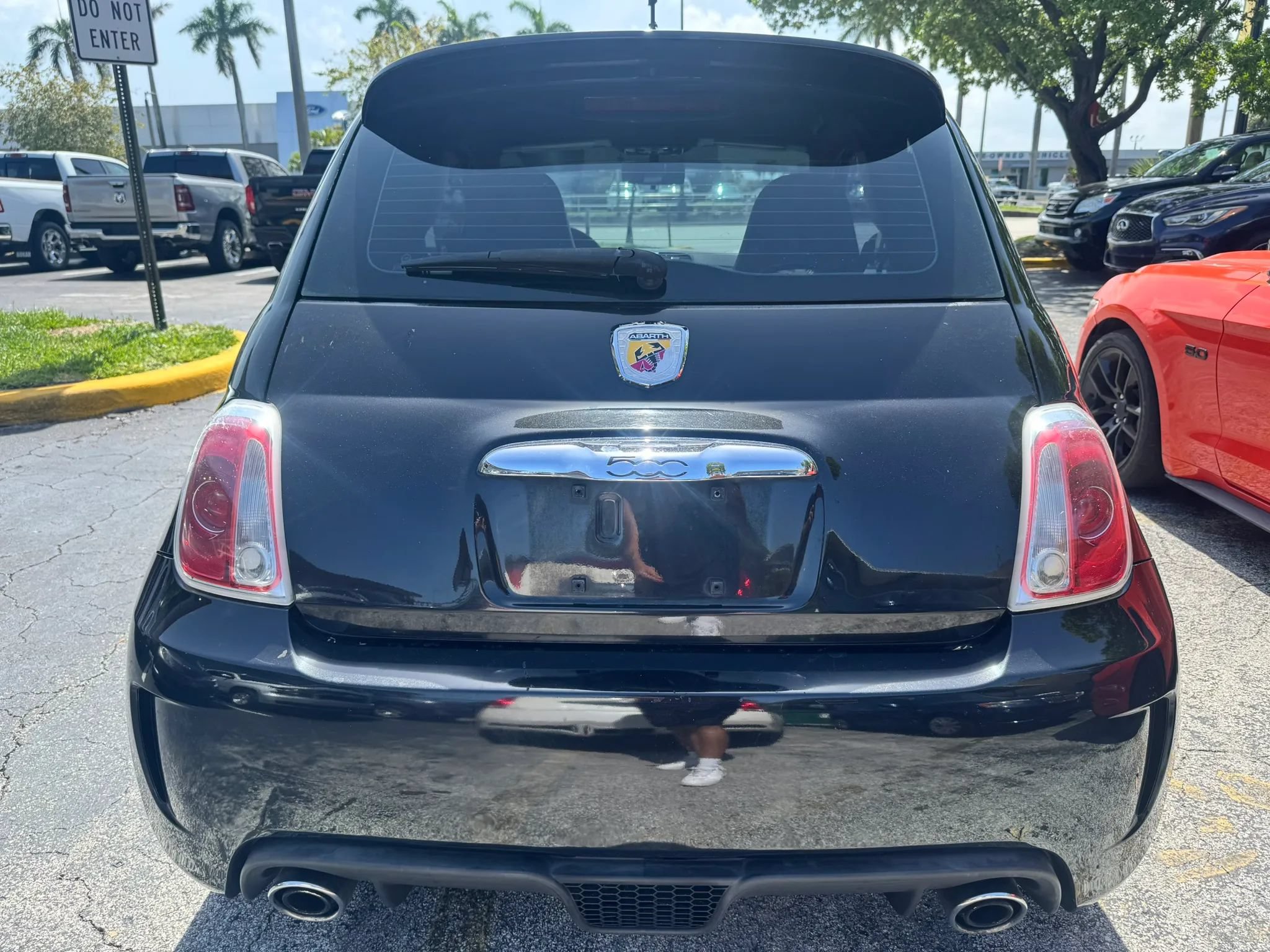 Used 2012 FIAT 500 Abarth w/ Safety & Convenience Pkg FWD image 7