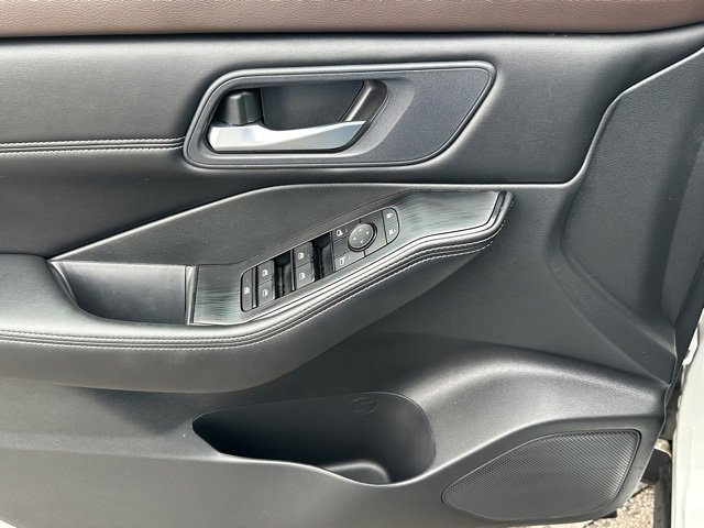 Certified 2023 Nissan Rogue SV w/ SV Premium B Package image 21