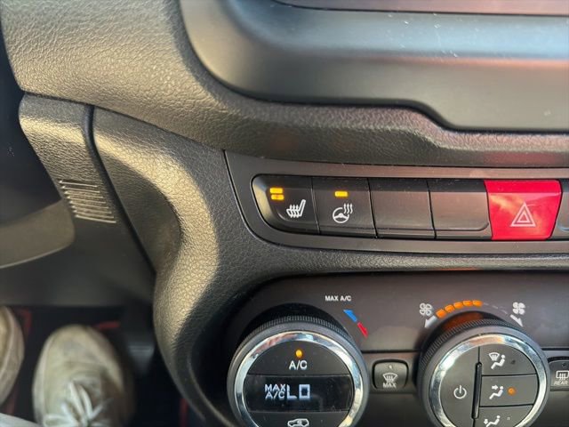 Used 2016 Jeep Renegade Limited AWD/4WD image 27