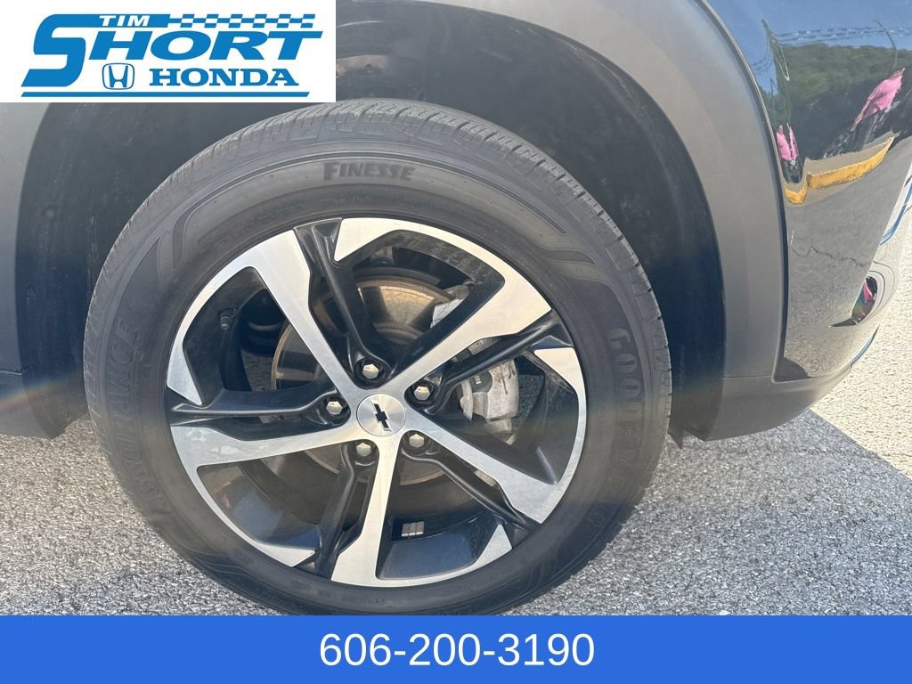 Used 2024 Chevrolet Trax RS w/ Driver Confidence Package FWD image 4