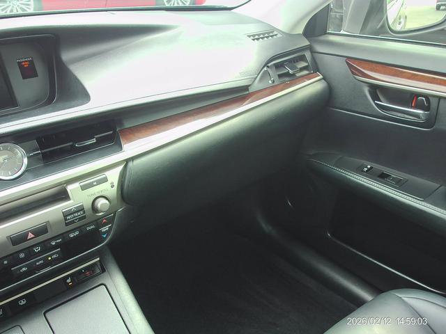 Used 2013 Lexus ES 350 w/ Premium Pkg image 12