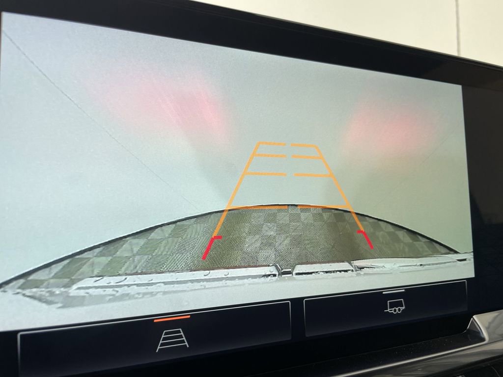 Used 2025 GMC Sierra 1500 SLE image 15