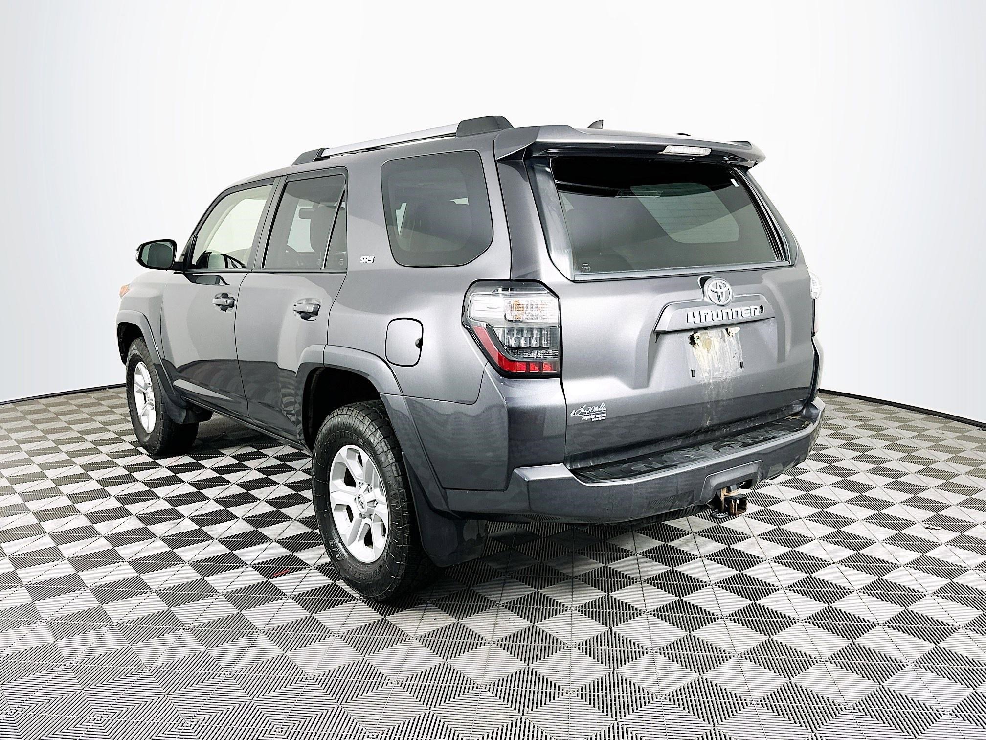 Used 2019 Toyota 4Runner SR5 image 5