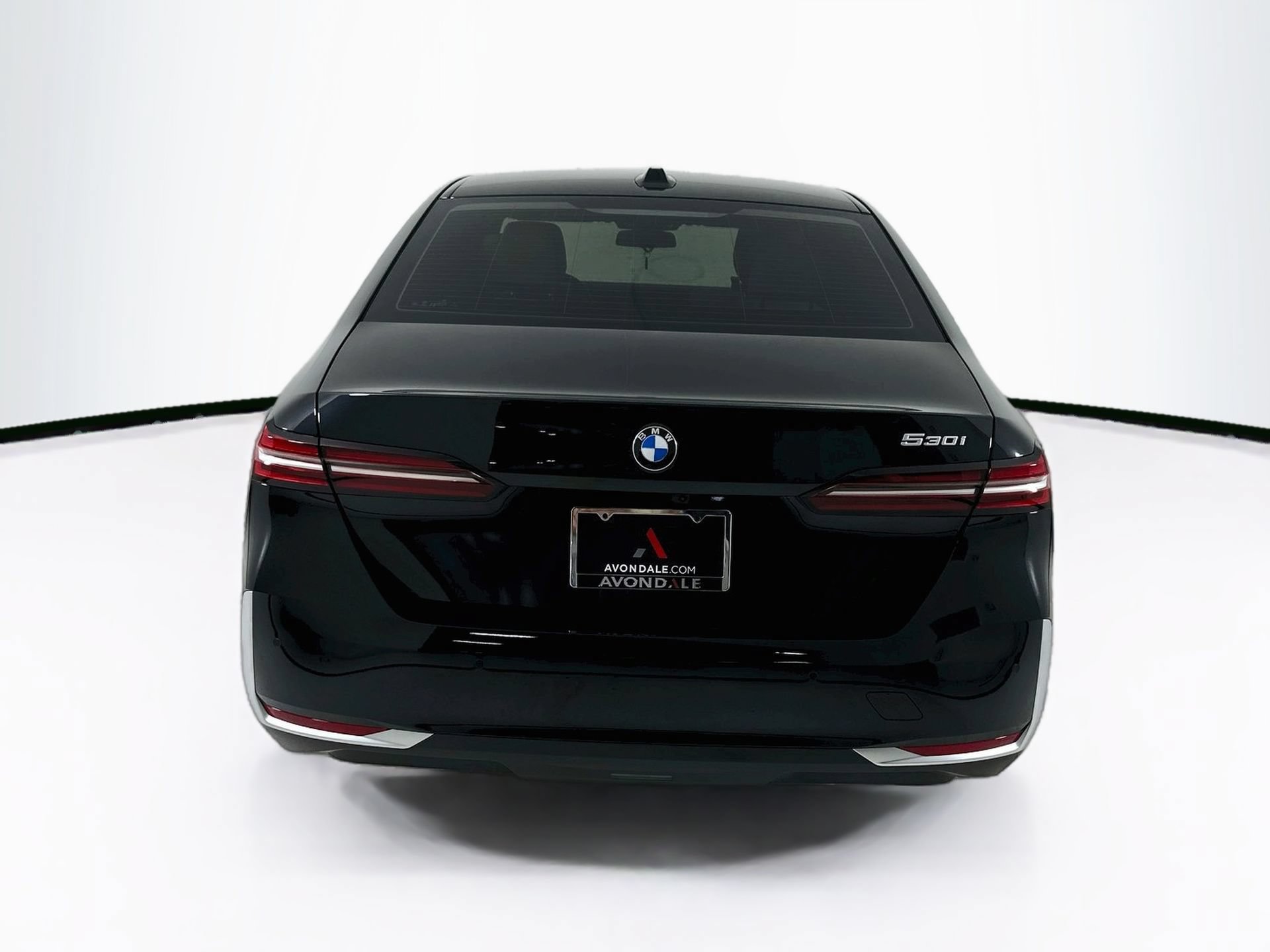 Used 2025 BMW 530i w/ Premium Package RWD image 7