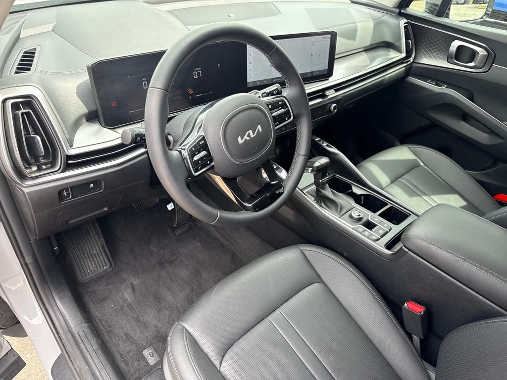 Used 2025 Kia Sorento S w/ Panoramic Sunroof Package FWD image 26