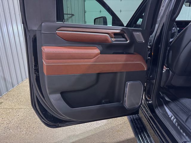 Used 2024 GMC Sierra 3500 Denali Ultimate AWD/4WD image 17