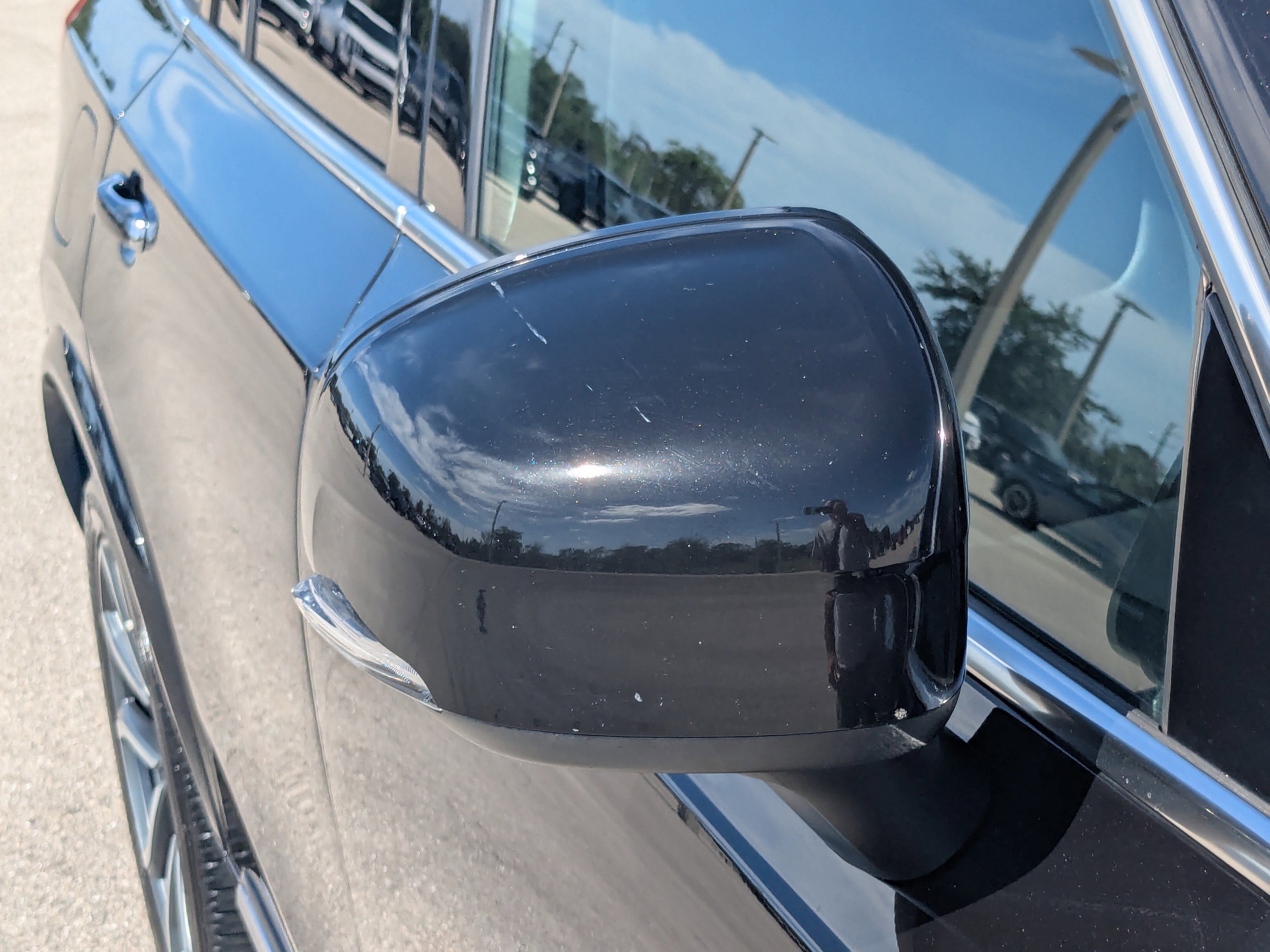 Used 2017 Volvo XC90 T6 Momentum w/ Vision Package image 12