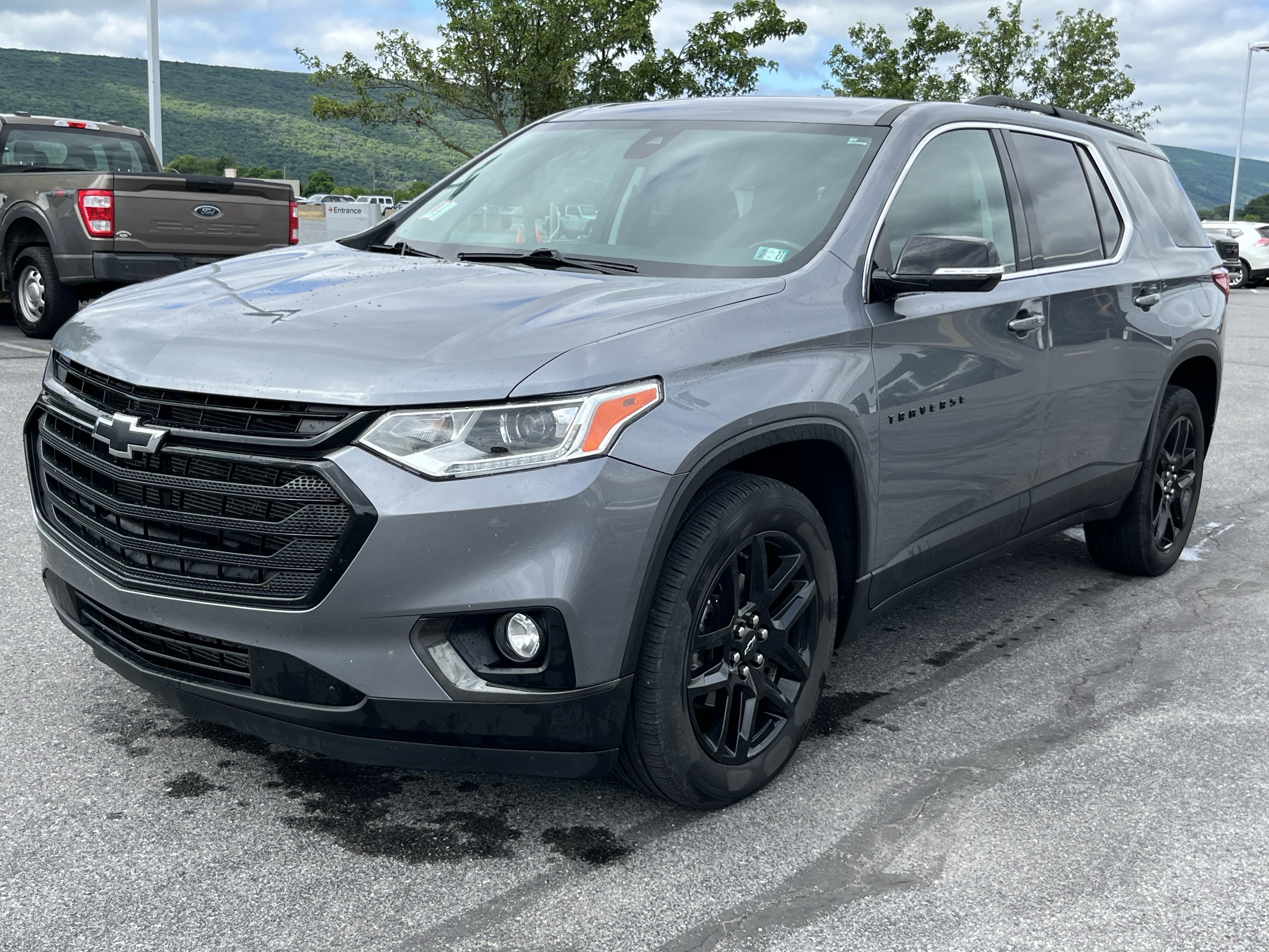 Used 2021 Chevrolet Traverse LT w/ LPO, Blackout Package AWD/4WD image 12