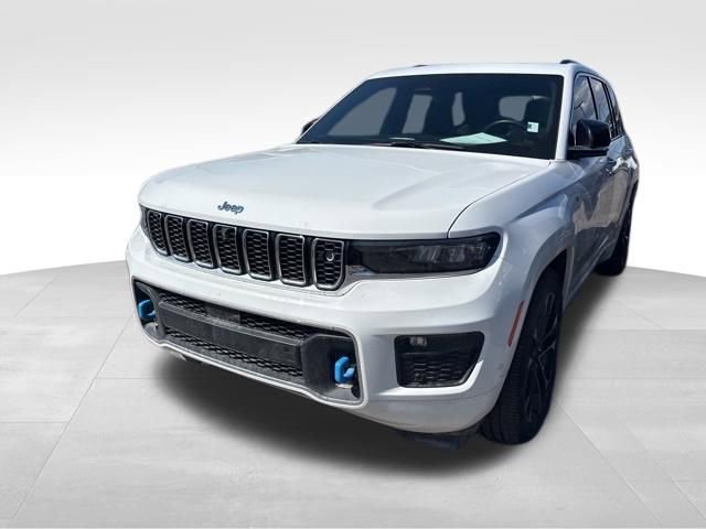 Used 2023 Jeep Grand Cherokee Overland w/ Advanced Protech Group III AWD/4WD image 2