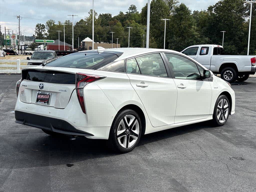 Used 2018 Toyota Prius Three Touring FWD image 3