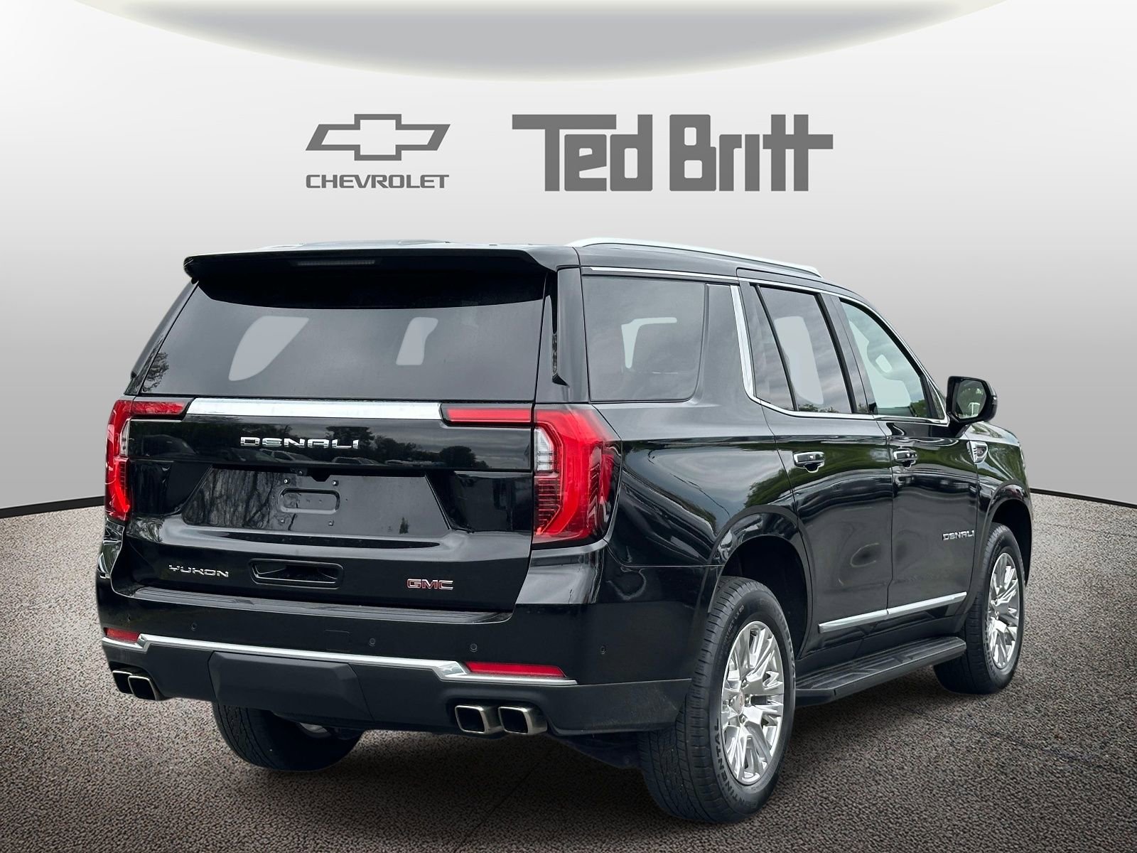 Used 2025 GMC Yukon Denali AWD/4WD image 4