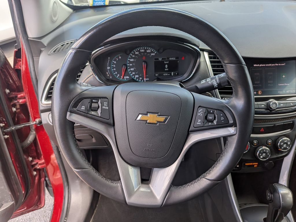 Used 2021 Chevrolet Trax LT w/ Premium Seat Package AWD/4WD image 8