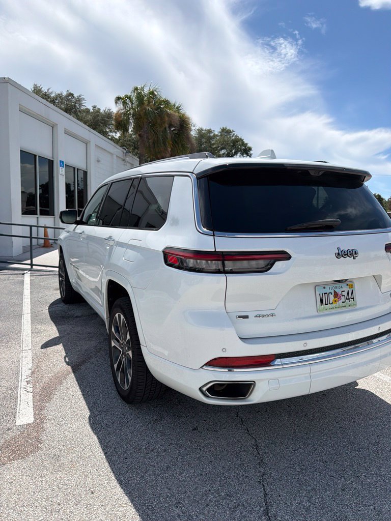 Used 2022 Jeep Grand Cherokee L Overland w/ Advanced Protech Group III AWD/4WD image 11