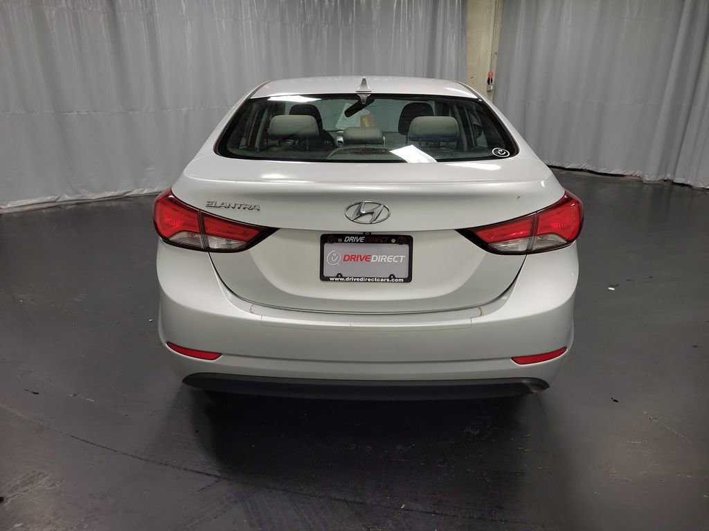 Used 2014 Hyundai Elantra SE w/ Option Group 02 FWD image 8