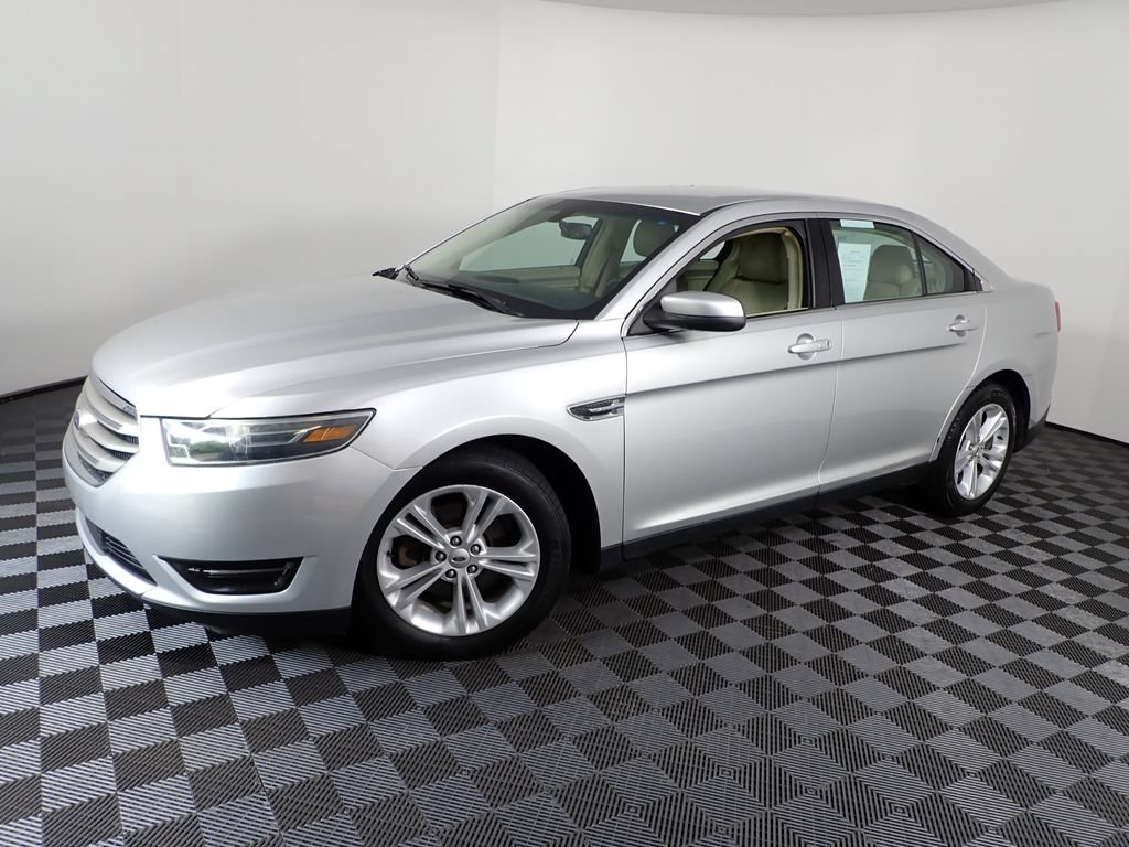 Used 2015 Ford Taurus SEL w/ Equipment Group 201A FWD image 9