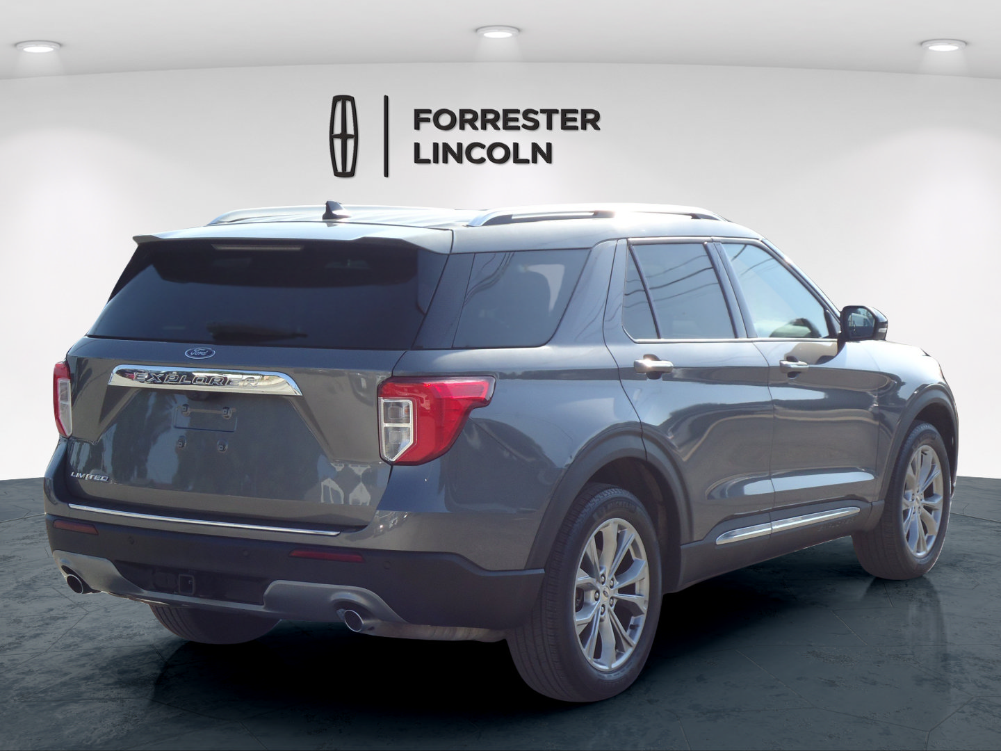 Used 2023 Ford Explorer Limited w/ Limited Technology Package AWD/4WD image 3