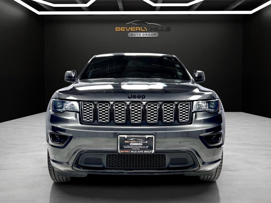 Used 2018 Jeep Grand Cherokee Altitude AWD/4WD image 8
