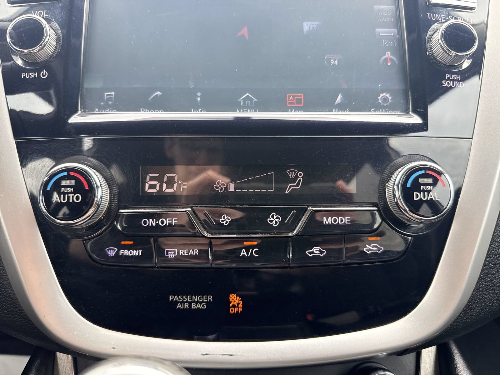 Used 2016 Nissan Murano SV AWD/4WD image 19