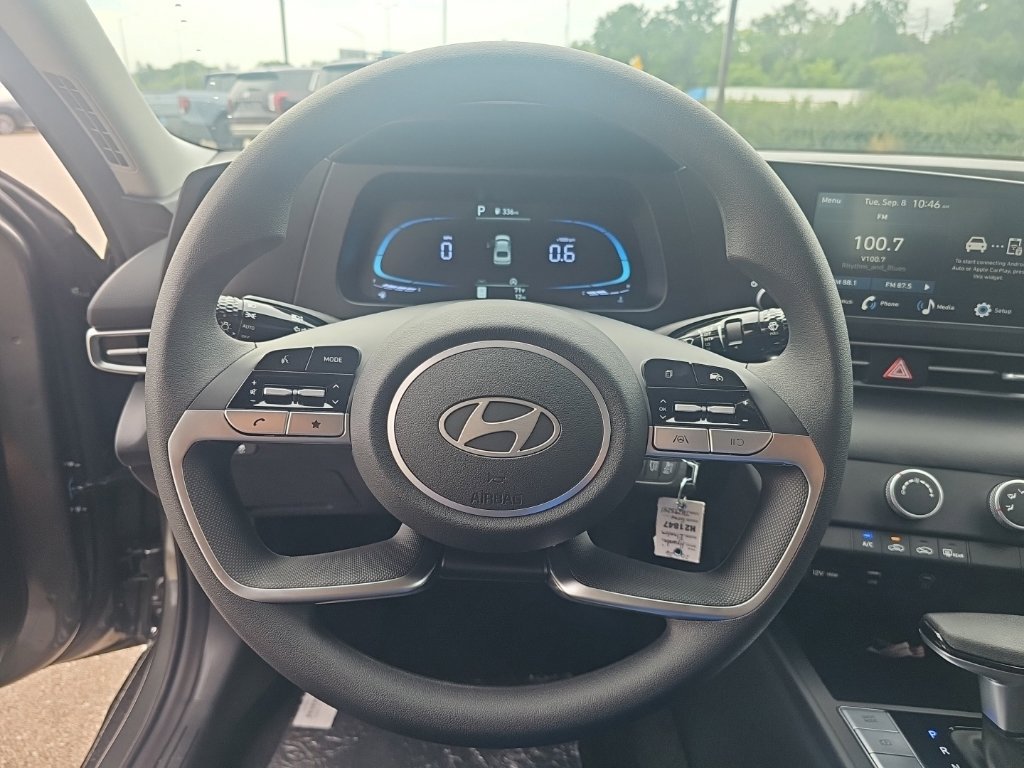 New 2026 Hyundai Elantra SE FWD image 15