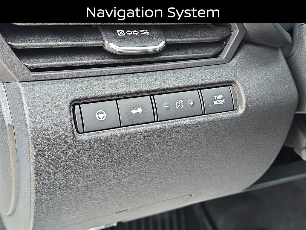 Used 2022 Nissan Altima 2.5 Platinum image 9