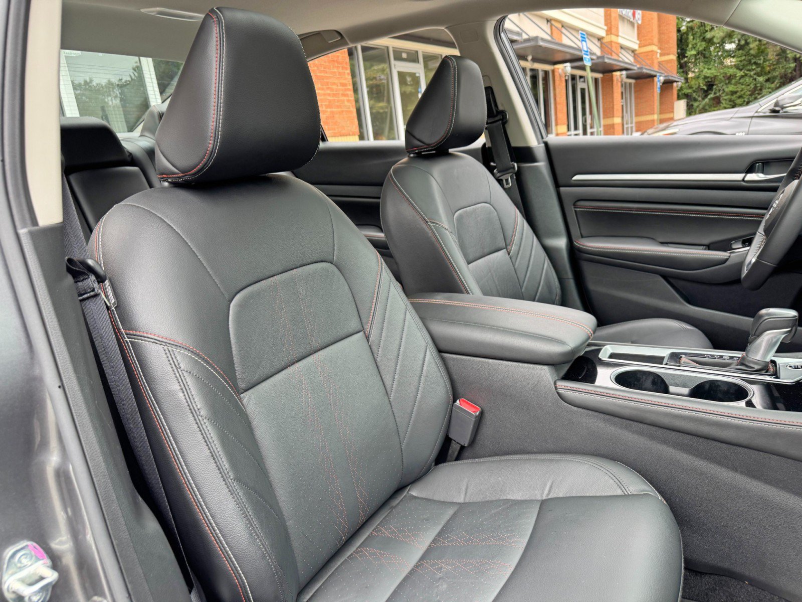 Used 2023 Nissan Altima 2.5 SR w/ SR Premium Package FWD image 34