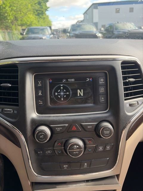 Used 2015 Jeep Grand Cherokee Laredo w/ Quick Order Package 23E AWD/4WD image 17