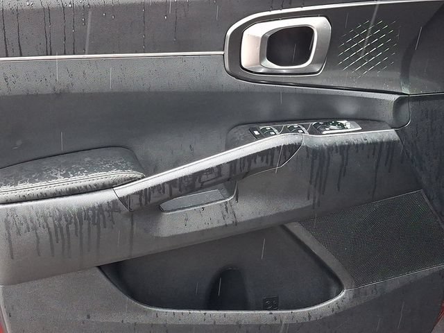 Used 2025 Kia Sorento S AWD/4WD image 15