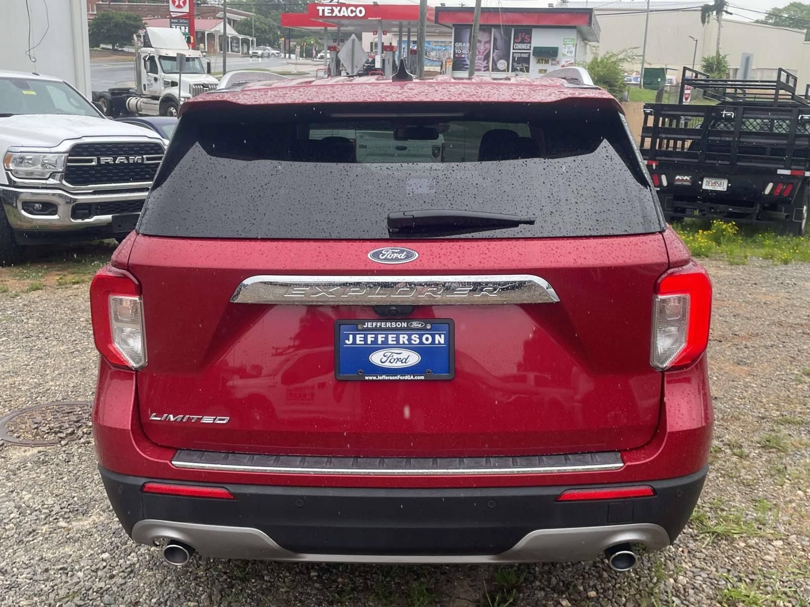 Used 2021 Ford Explorer Limited w/ Equipment Group 301A RWD image 4