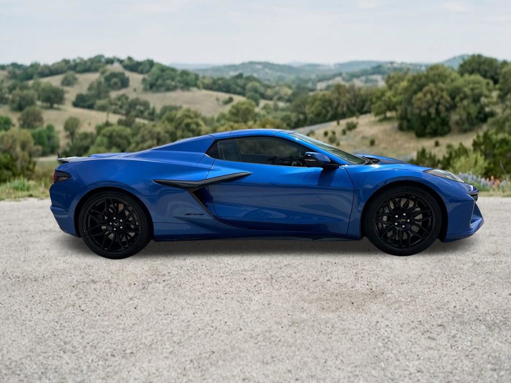 Used 2023 Chevrolet Corvette Z06 RWD image 13