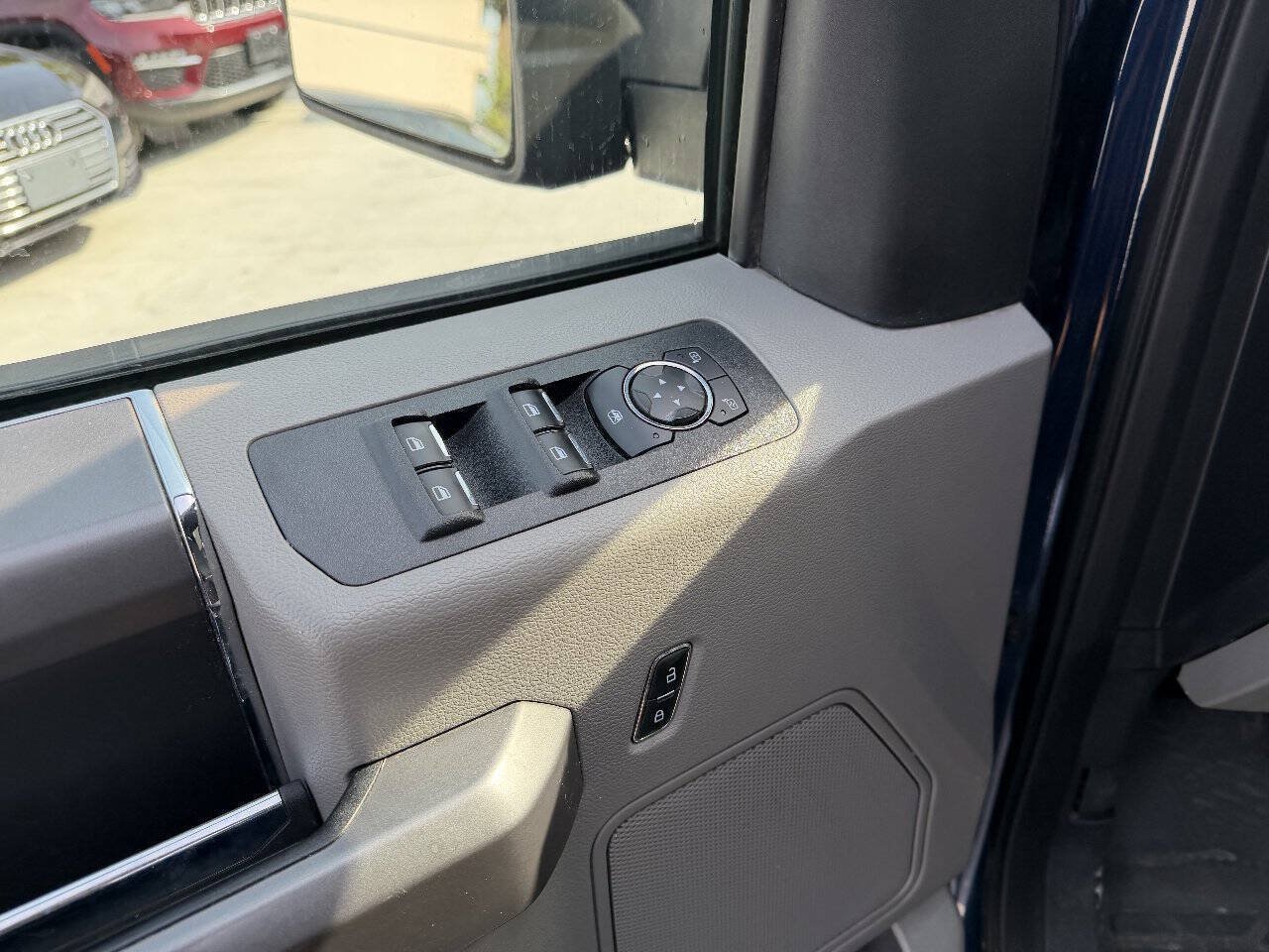 Used 2019 Ford F150 XLT w/ Equipment Group 302A Luxury AWD/4WD image 23