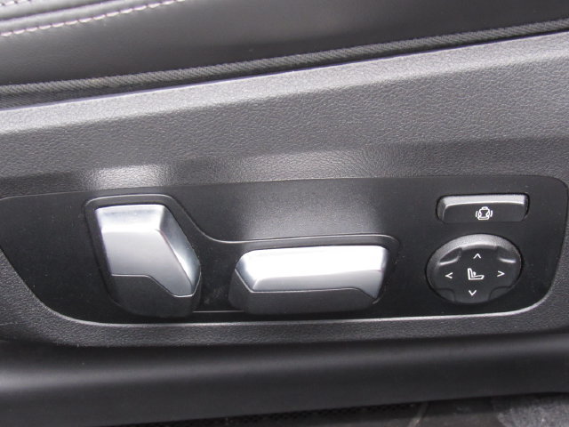 Used 2023 BMW M4 Coupe w/ M Driver's Package RWD image 17