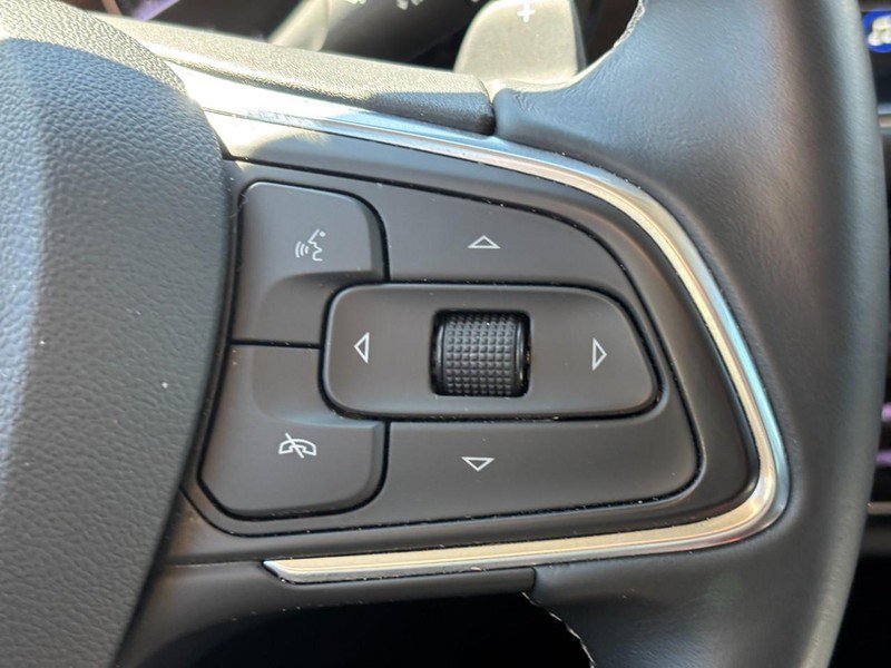 Used 2022 Buick Envision Essence w/ Safety Package image 18