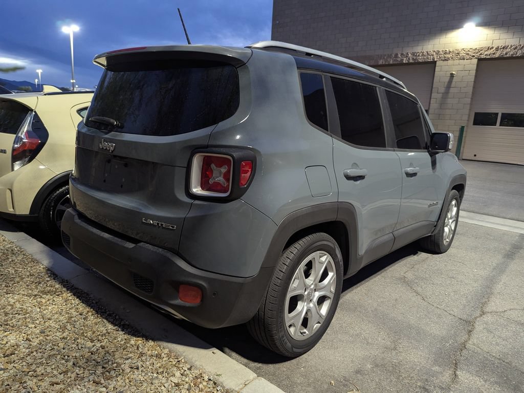 Used 2017 Jeep Renegade Limited w/ Advanced Technology Group FWD image 4