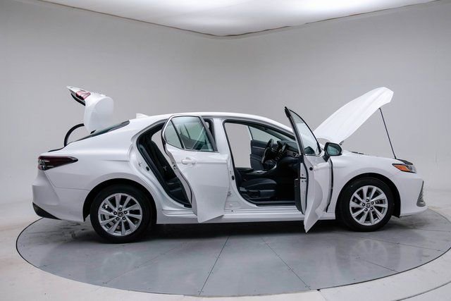 Used 2023 Toyota Camry LE image 13