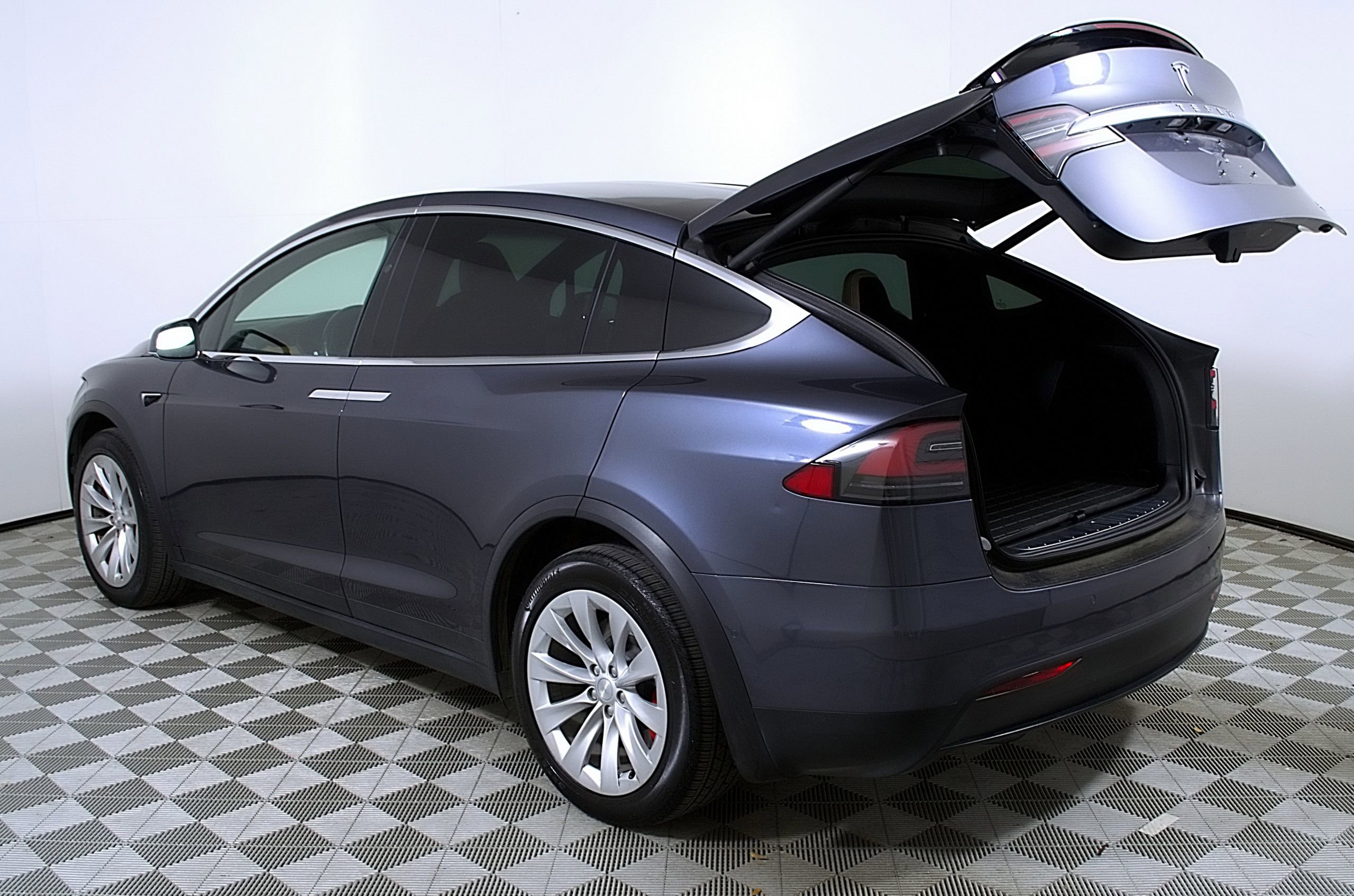 Used 2020 Tesla Model X Performance AWD/4WD image 10